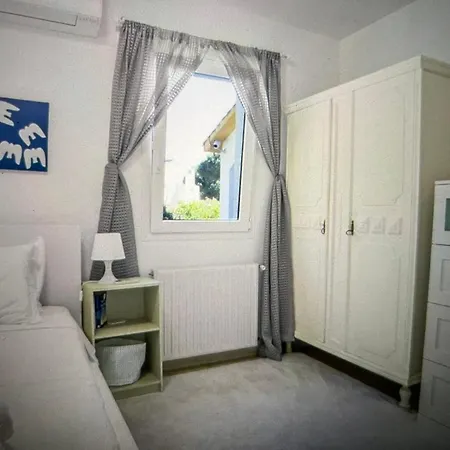 And Front Sea View - 5br Refresh